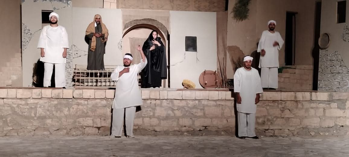 عرض الطوق والأسورة ضمن التجارب المسرحية النوعية لقصور الثقافة بالأقصر
